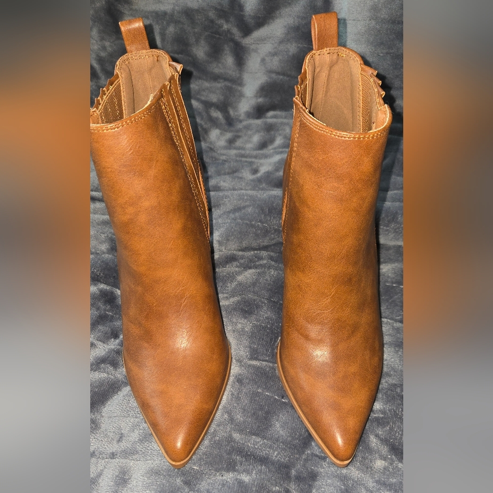 Booties (Never worn) - Picture 12 of 13